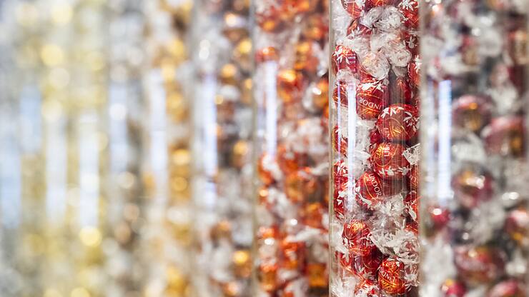 De janvier à fin juin, les revenus du fabricant des boules Lindor,notamment,  ont enregistré une croissance organique de 7% sur un an à 2,16 milliards de francs (archives).