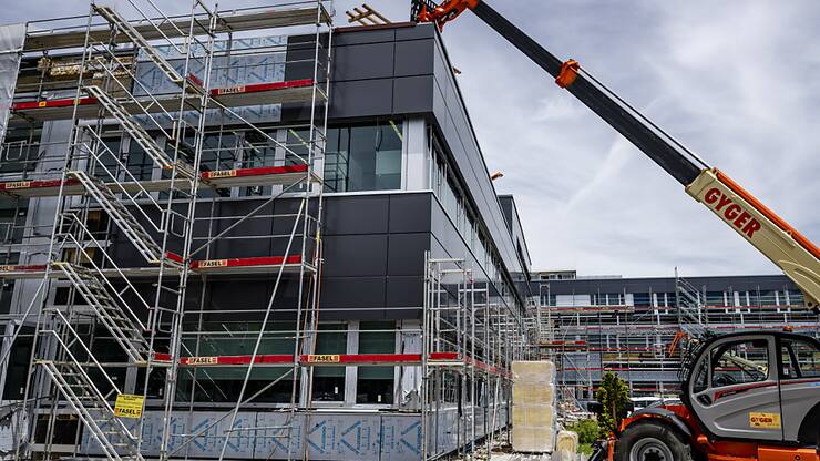 Les travaux de reconstruction des deux entreprises très fortement endommagées par la tempête au Crêt-du-Locle, dont Sellita Watch, devraient s'achever d'ici à la fin de l'été.