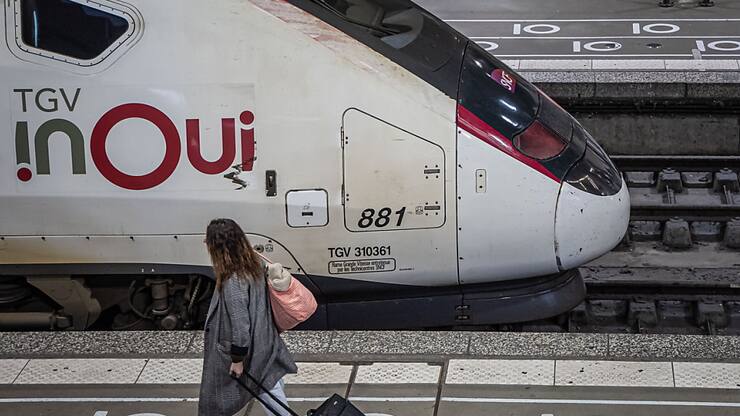 La circulation des TGV sur les axes Atlantique, Nord et Est sera "très perturbée", à quelques heures de la cérémonie d'ouverture des JO, a indiqué la SNCF.