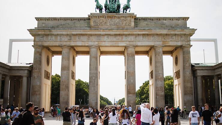 La production industrielle et les exportations ont ainsi chuté de façon inattendue en mai, respectivement de 2,5% et 3,6% sur un mois. (EPA/CLEMENS BILAN)