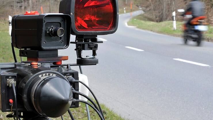 La police cantonale vaudoise rappelle que la vitesse inadaptée reste une des causes principales des accidents (image d'illustration).