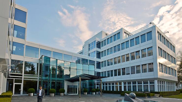 Le conseil d'administration promet désormais de s'efforcer d'intégrer cette nouvelle donne dans la stratégie climatique du groupe. (KEYSTONE/Martin Ruetschi)