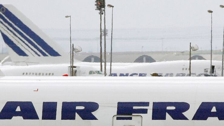 Cette suspension concerne les liaisons entre Paris-Charles de Gaulle et Beyrouth, ainsi que les vols depuis et vers le Liban assurés par Transavia France. (KEYSTONE/AP Photo/Christophe Ena)