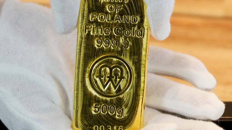 Le prix de l'or s'est rapproché de son dernier record dans la nuit de lundi à mardi, le prix d'une once de ce métal précieux montant jusqu'à près de 2477 dollars, avant de redescendre. (archives)