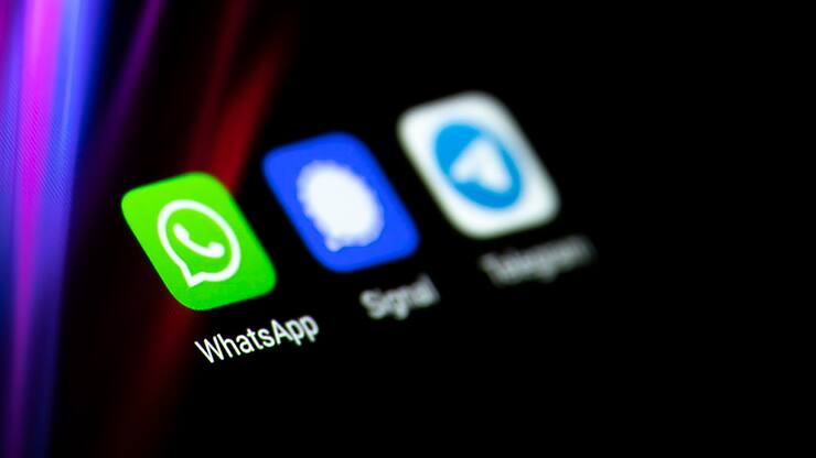 Quelques minutes plus tard, le gendarme russe des télécoms a indiqué que ces perturbations étaient liées à "une attaque DDoS contre les opérateurs russes de télécommunications". EPA/IAN LANGSDON