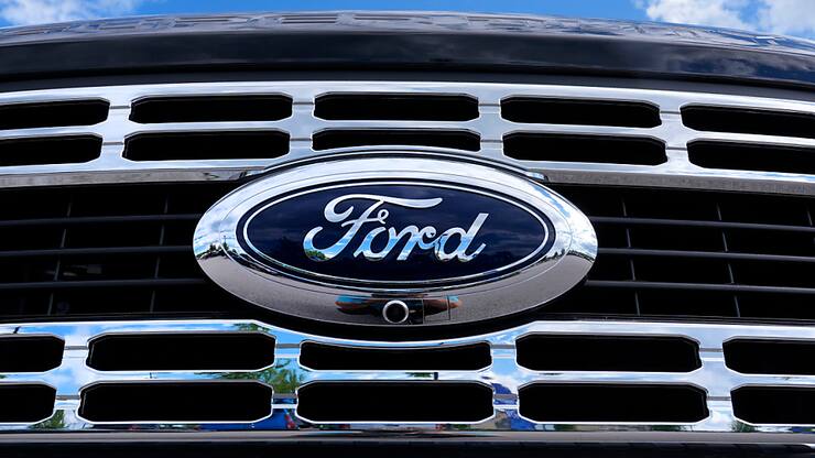 Ford explique sa stratégie par la volonté de se concentrer sur les véhicules "à un prix moins élevé et avec une meilleure autonomie". (AP Photo/Charles Krupa, File)