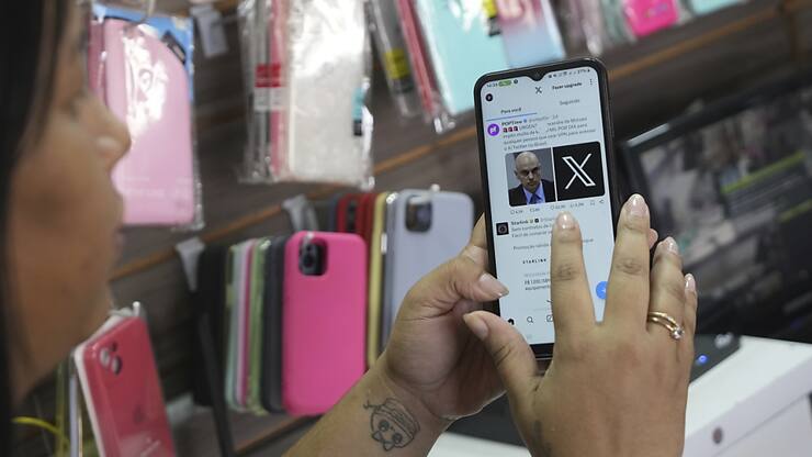 Le réseau social X a commencé à être bloqué au Brésil à partir de samedi.