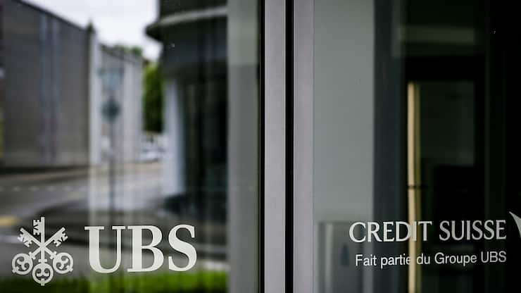 Dès le premier trimestre 2025, 85 succursales qui font doublon doivent être fusionnées et d'ici 2026, il restera environ 190 agences UBS en Suisse (archives).