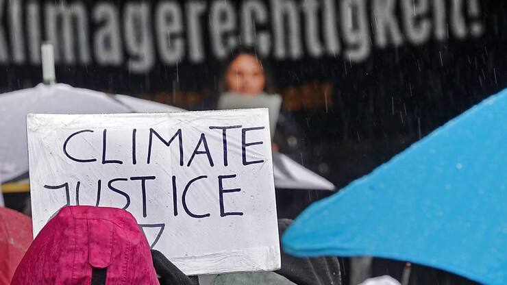 Des dizaines de milliers de jeunes Allemands ont manifesté vendredi en faveur du climat.