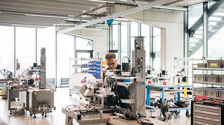 L'industrie d'exportation souffre du manque de demande étrangère. La reprise en Suisse se fait ainsi plus difficile que prévu, note le KOF (archives).