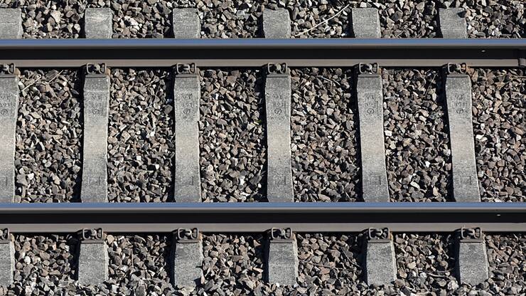 La ligne de train entre Brigue et Zermatt sera à l'avenir surveillée par IA dans le cadre d'un test. (Photo d'archives)