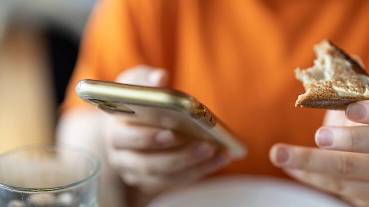 Mercredi matin, des problèmes sont survenus chez l'opérateur de téléphonie mobile Salt (image symbolique).