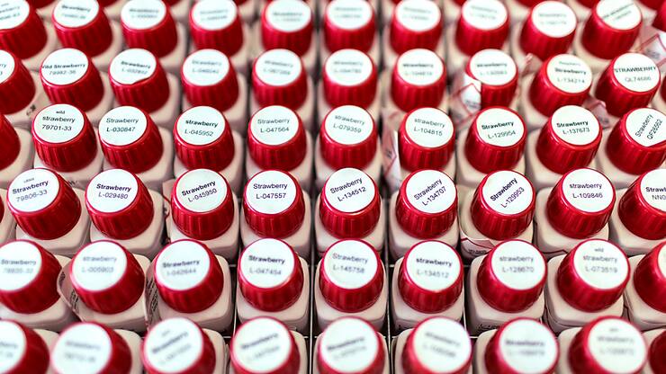 Givaudan a profité d'une augmentation significative des volumes de vente sur tous ses marchés et zones géographiques, mais les effets de change négatifs ont freiné le développement du chiffre d'affaires à hauteur de 324 millions de francs, est-il expliqué. (KEYSTONE/Gaetan Bally)