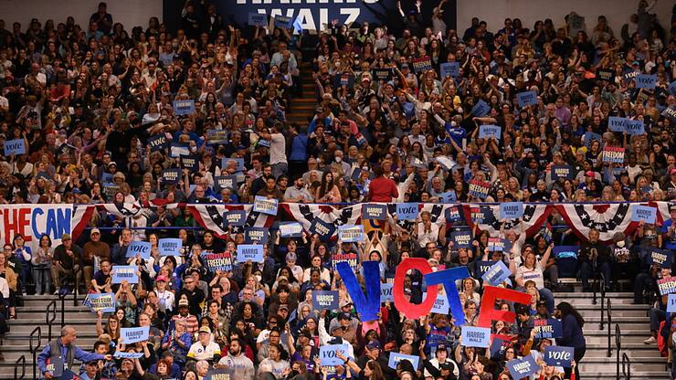 L'ancien président des Etats-Unis Barack Obama s'est exprimé à Pittsburgh, berceau de l'acier américain et Etat clé pour la présidentielle.