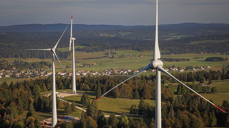 La commission compétente du Conseil des Etats est favorable à une procédure concentrée d'approbation pour des installations solaires et éoliennes (archives).