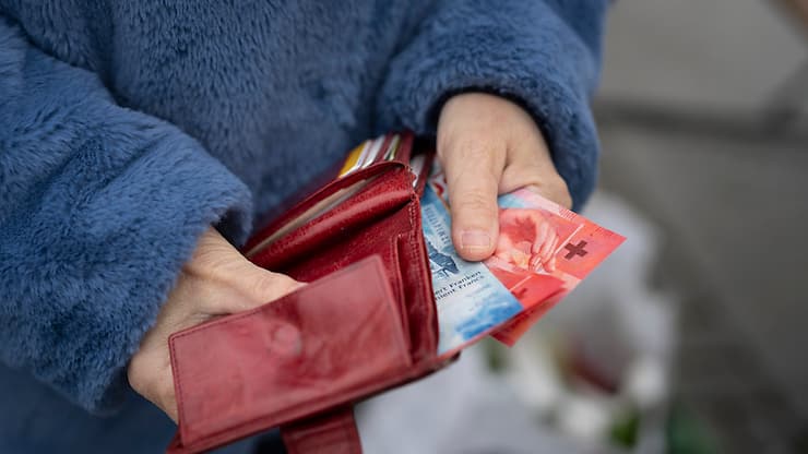 La hausse des salaires réels, soit ajustés de l'inflation, devrait compenser presque entièrement la perte de pouvoir d'achat subie depuis 2022 selon UBS (archives).