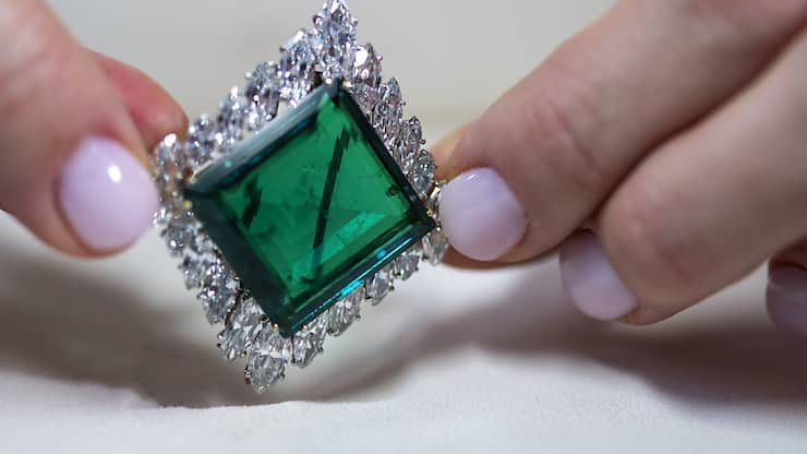 La broche avait déjà fait partie de la première édition de la vente "Magnificent Jewels" de Christie's le 1er mai 1969. (archives)