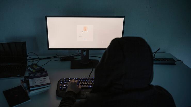 Les kits de piratage, principalement vendus sur Telegram, permettaient d'envoyer massivement des courriels qui imitaient les communications de Microsoft. (archive)