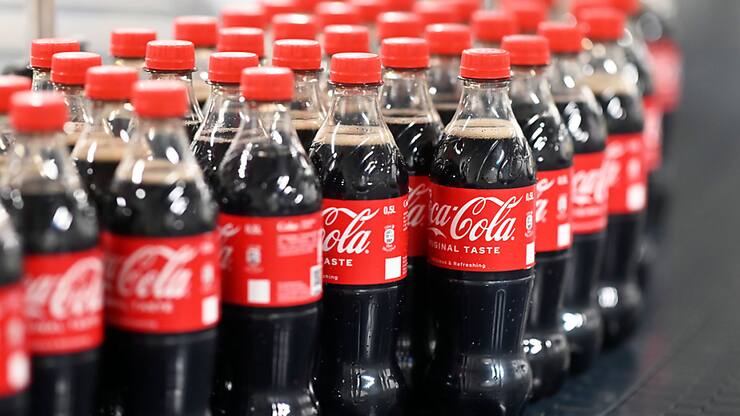 Déjà critiqué pendant les Jeux, l'entreprise américaine avait expliqué devoir utiliser des bouteilles en plastique sur certains sites olympiques.