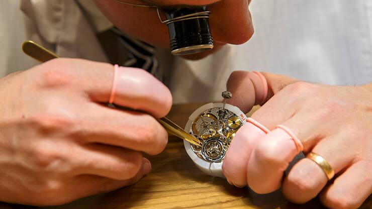 Plus de 160 ateliers horlogers contaminés au radium ont été assainis ces dernières années (illustation).