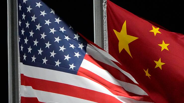 Les Etats-Unis ont annoncé lundi de nouvelles mesures de restrictions à l'exportation vers la Chine de semi-conducteurs, afin d'"entraver la capacité de la Chine à acquérir et produire les technologies nécessaires à sa modernisation militaire".