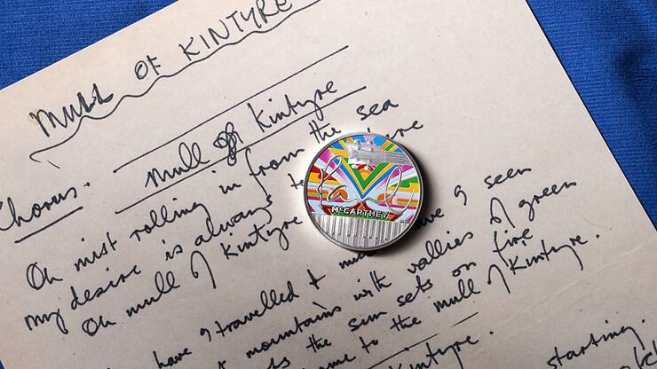 La carrière musicale de Paul McCartney est désormais célébrée par une pièce de monnaie officielle du Royaume-Uni.