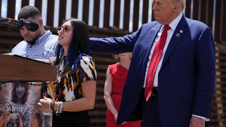 Donald Trump a surnommé le journaliste d'ABC de façon péjorative "Slopadopoulos", le qualifiant d'"homme petit et irrité" et d'"intervieweur le plus bas et le plus malveillant qui existe" (archives).