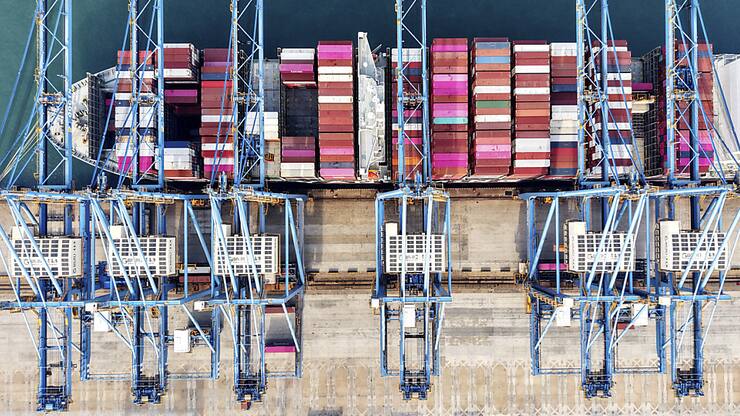 Les exportations suisses souffrent du ralentissement de la demande internationale et de la force du franc.