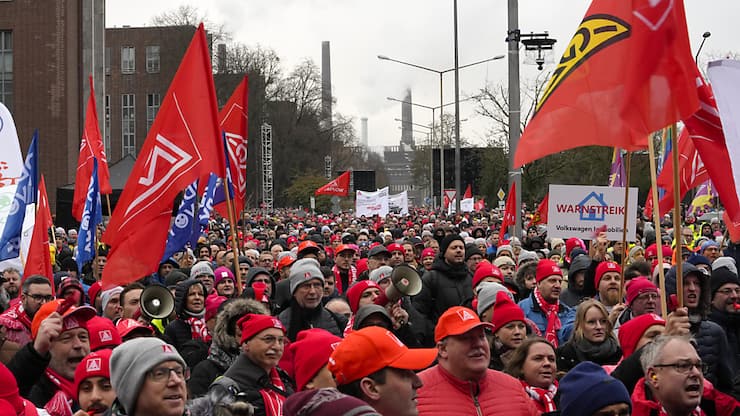 La situation reste tendue dans l'industrie avec des appels à la grève chez le constructeur automobile Volkswagen, lancés par le syndicat IG Metall (archives).