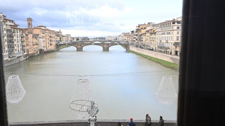 Le Corridor de Vasari rouvre après huit ans de restauration à Florence.