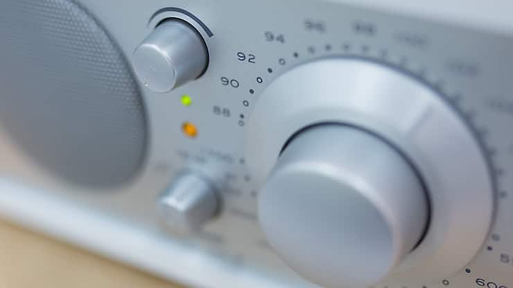 Les détenteurs de radios OUC devront se munir d'adaptateurs pour continuer à écouter les programmes de la SSR (archives/image prétexte).