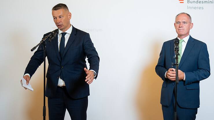 Nenad Nesic, à gauche, le ministre de la sécurité de Bosnie, ici lors d'une visite de travail à Vienne en 2023 avec le ministre de l'Intérieur autrichien Gerhard Karner