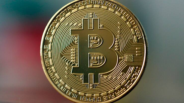 Un comité a officiellement lancé une initiative populaire obligeant la Banque nationale suisse (BNS) à investir dans le bitcoin (archives).