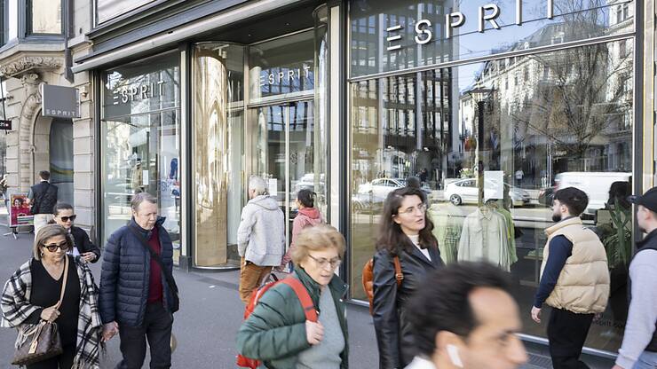 Les chiffres d'affaires du commerce de détail en Suisse se sont enrobés de 0,8% en novembre. (archive)