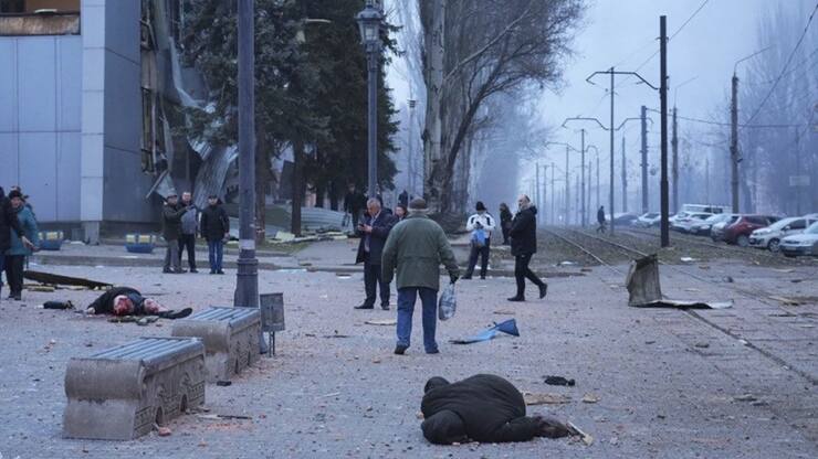 Une frappe russe a fait plusieurs morts mercredi à Zaporijiia.