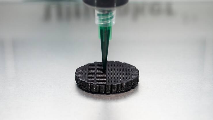 La pile fabriquée par impression 3D se compose de deux types de champignons différents.