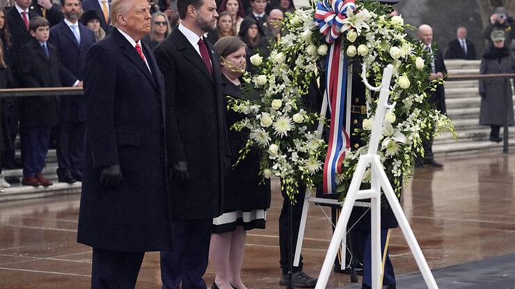 A la veille de son investiture, Donald Trump et son futur vice-président J.D. Vance ont posé une gerbe sur la tombe du Soldat inconnu au cimetière d'Arlington.