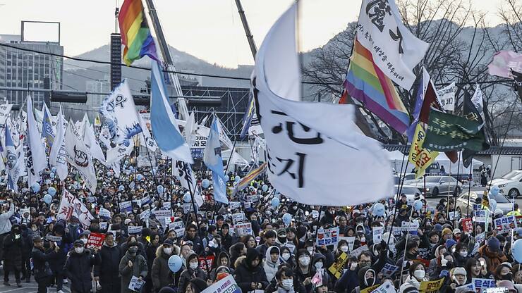 Manifestations dans les rues de Séoul le 18 janvier 2025.