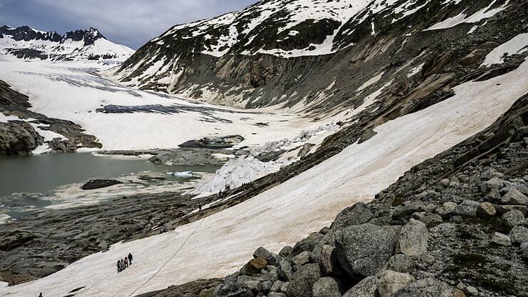 Là où les glaciers fondent, il ne reste généralement que des surfaces de roches et d'éboulis (image d'illustration).