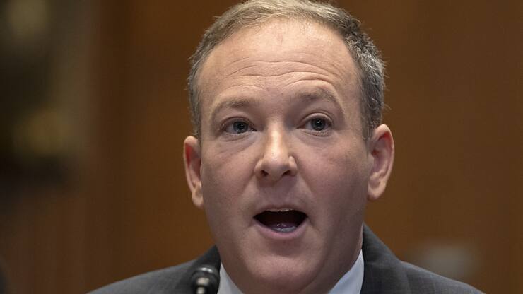 Lee Zeldin a été choisi par Donald Trump pour diriger l'Agence américaine de protection de l'environnement (EPA).