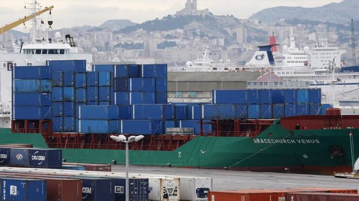 Le déficit commercial français sur les biens reste élevé, mais devrait se réduire en 2024, selon des chiffres attendus vendredi. (archives)