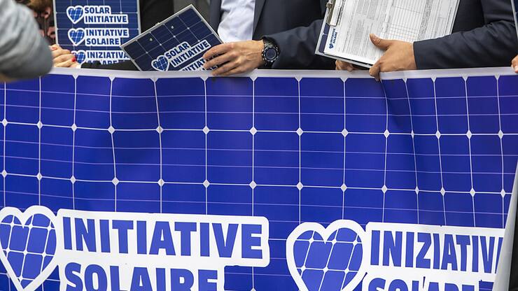 L'initiative solaire des Vert-e-s exige que les nouvelles constructions soient équipées d'installations solaires lorsque les toitures et les façades s'y prêtent et si la réalisation peut être raisonnablement exigée (archives).