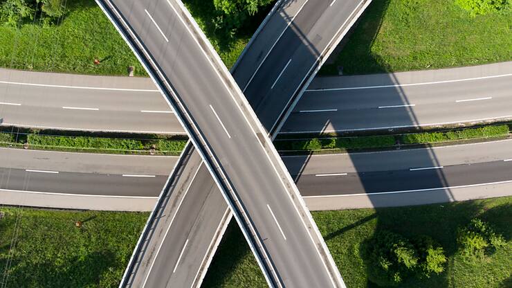 L'autoroute A12 sera recouverte sur un tronçon d'un peu plus d'un kilomètre autour de Fribourg (image symbolique).