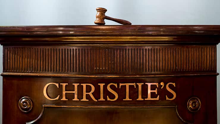 Christie's, de même que sa concurrente Sotheby's, a déjà proposé des objets conçus avec de l'IA, mais n'avait jamais consacré une vente entière à ce terrain d'expression.