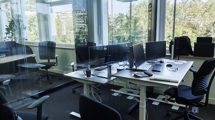 La plus forte proportion de femmes siégeant dans les conseils d'administration de Suisse se trouve à Bâle-Ville (26,4%), devant l'Argovie et Zurich. Le bonnet d'âne revient à Zoug, avec seulement 19,5%.