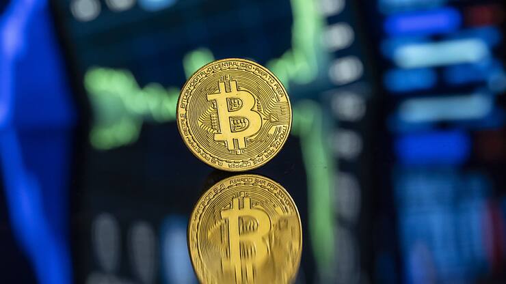 Le fort repli du bitcoin intervient alors que la devise électronique avait atteint le 20 janvier un record historique à 109'114,88 dollars. (archives)