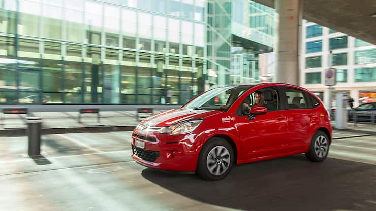 Stellantis a rappelé en France 68'000 voitures, en raison d'un défaut sur des buses de refroidissement de jet d'huile de ses moteurs PureTech, notamment des Citroën C3, Peugeot 208 et Opel Corsa. (archives)