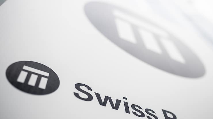 Swiss Re vise en 2025 un bénéfice net supérieur à 4,4 milliards de dollars. Sur les trois prochaines années, le dividende par action doit croître de 7% (archives).