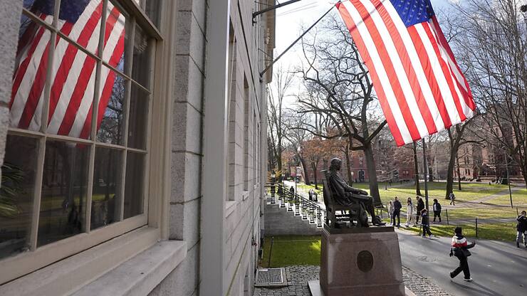 Roche souligne être la première entreprise à s'installer sur ce campus de la prestigieuse université privée sise dans le Massachusetts et collaborer avec Harvard et d'autres acteurs de la région depuis longtemps.