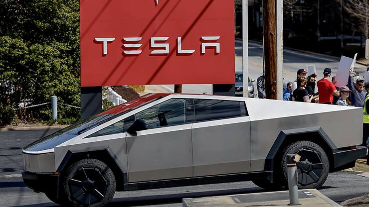 Depuis lundi, la capitalisation boursière de Tesla est tombée à environ 715 milliards de dollars (archives).